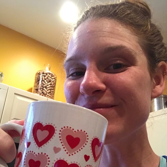 Meet your Posher, Lauren - Picture 3 of 3